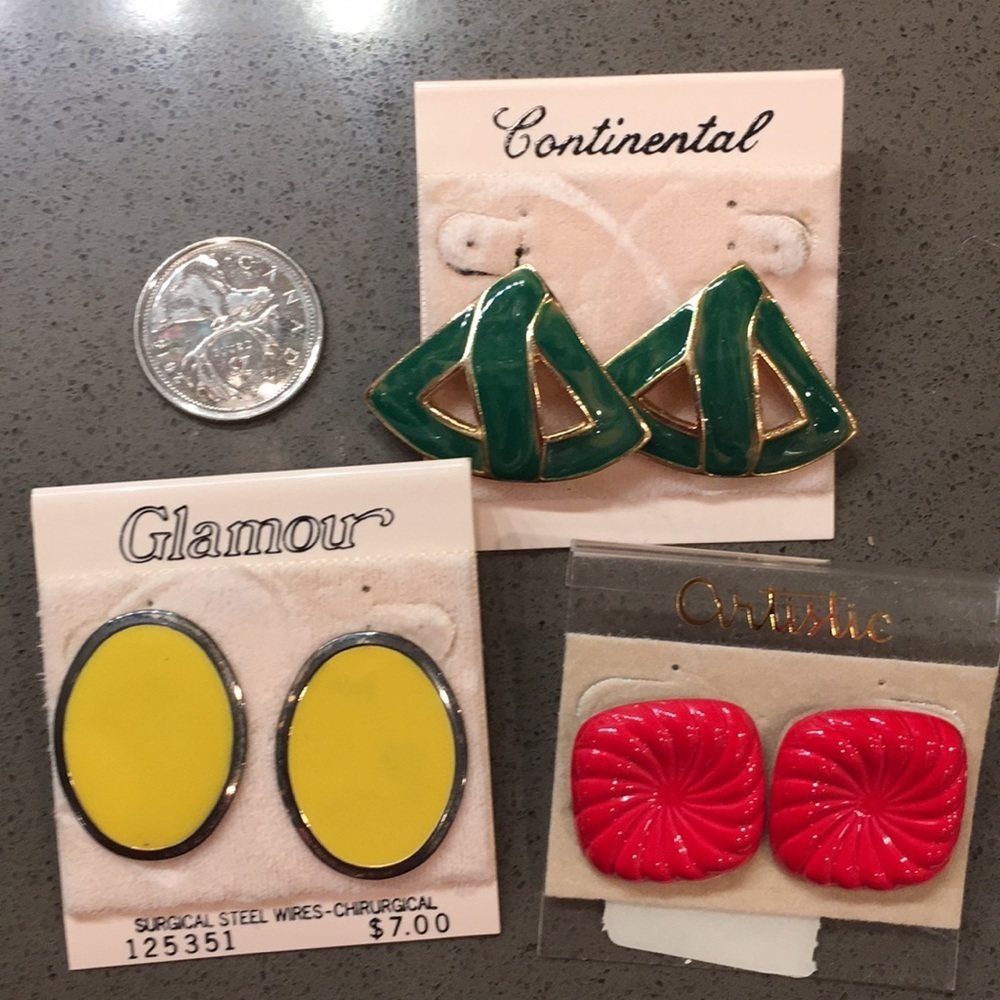 Host pick! NWT Fun vintage earrings​